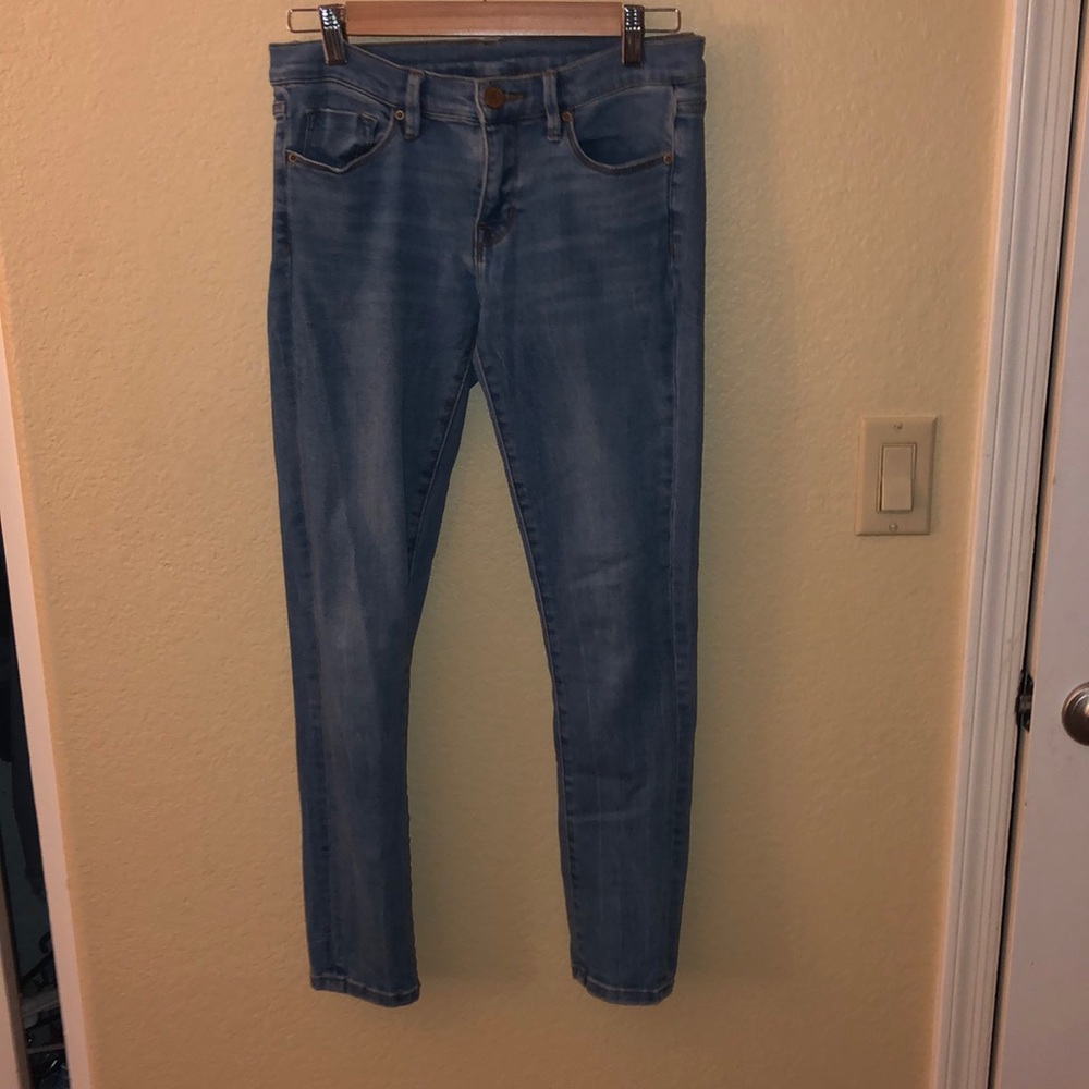 BDG Jeans ( urban outfitters) 28”W. (I 8)